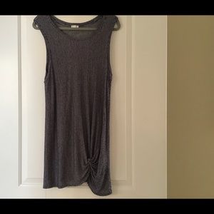 Long sleeveless tunic